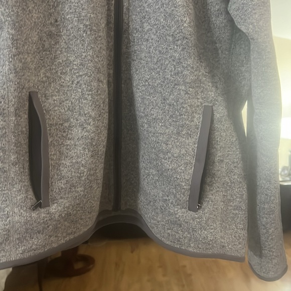 Patagonia men’s sweater jacket - Picture 4 of 5